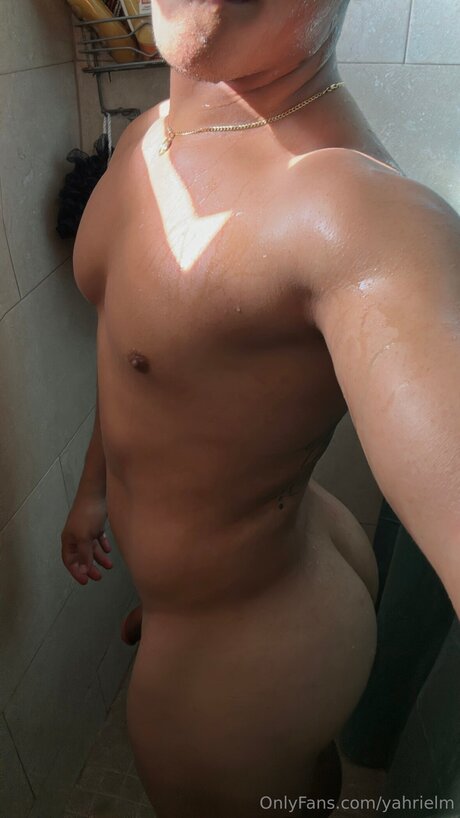 Yahrielm model porn galleries