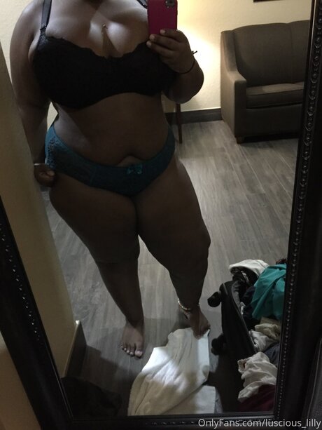 Luscious Lilly perfect actress galleries