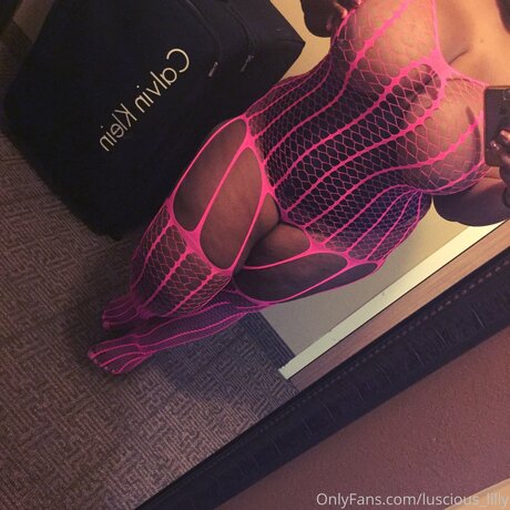 Luscious Lilly star naked pics