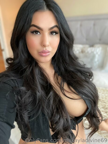 Makayladivine69 pornstar nude photo