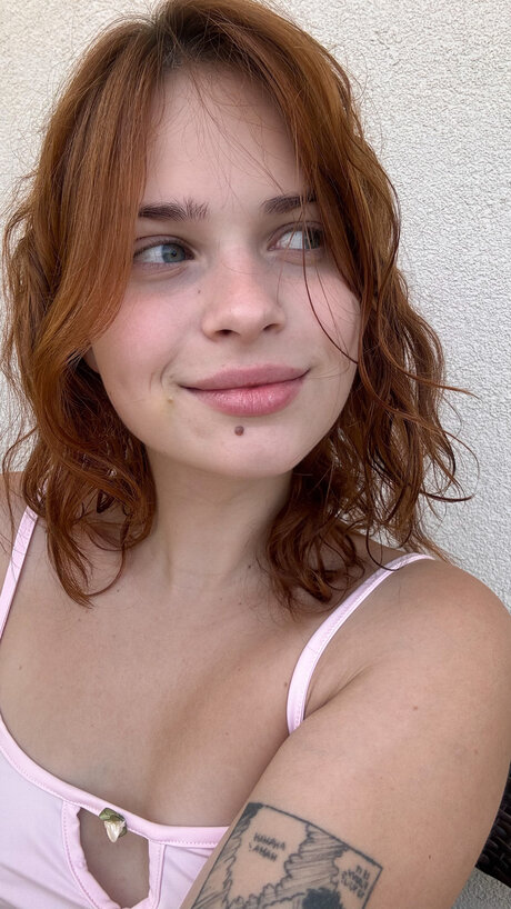 Pineappleri model erotic image