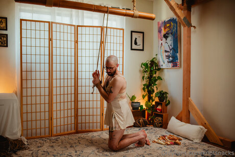 Knotsnacks model sexy photo