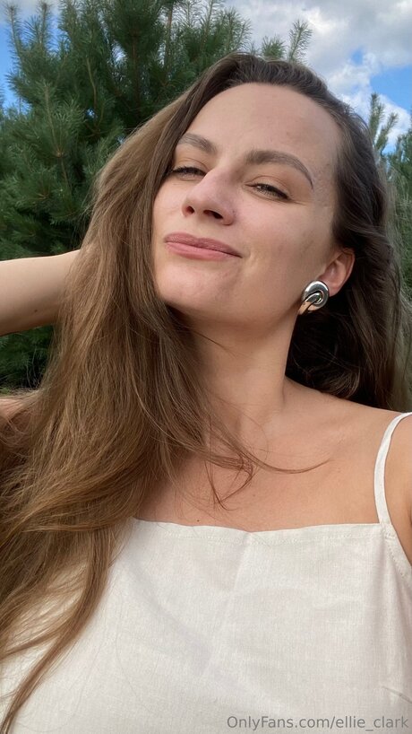 Ellie Clark naked actress galleries