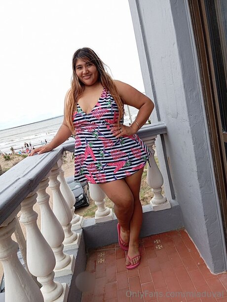 Miaduval model perfect pictures