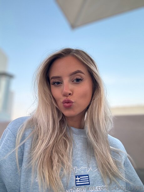 Alexiapremium pretty actress pic