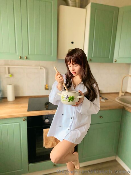 Elizabeth Dreamm model hot pics