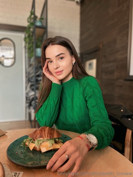 Elizabeth Dreamm model perfect picture