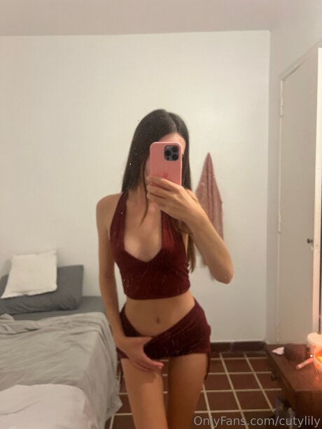 Cutylily nudes actress image