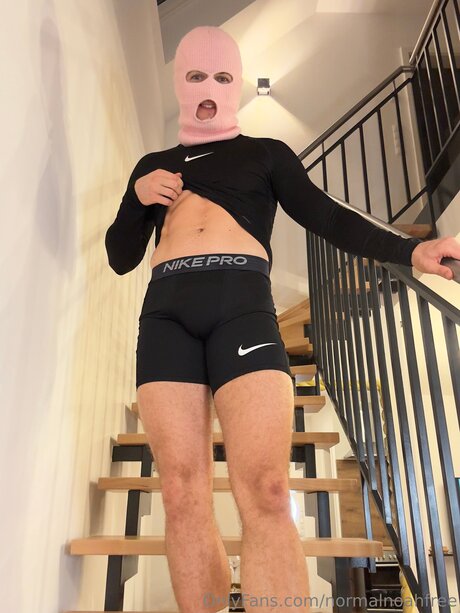 Normalnoahfree star top photos