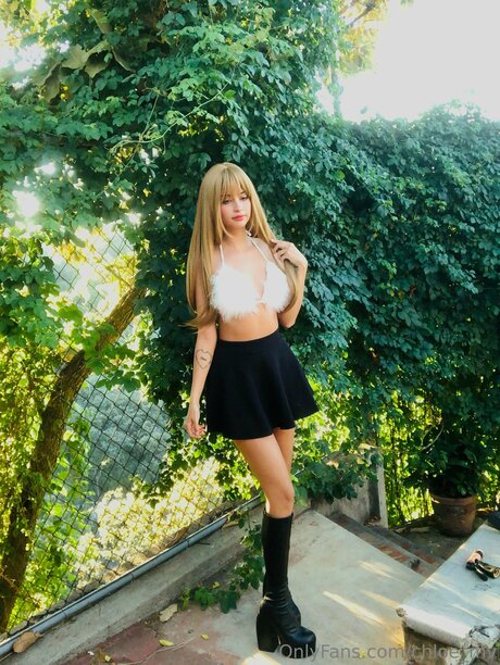 Chloe Mv model pictures