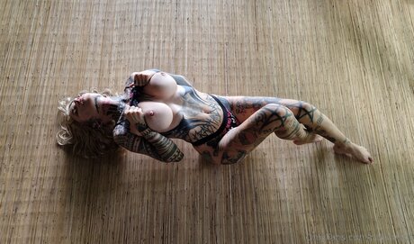 Noemiriot hd pornstar gallery