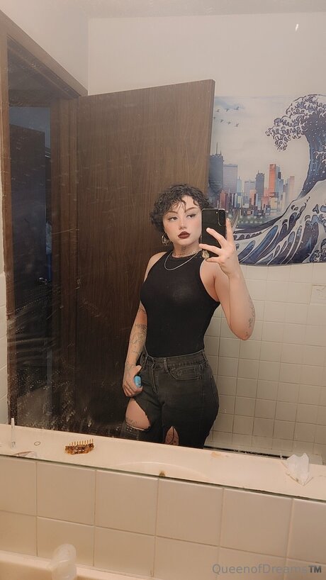 O Phel Ia Baby hot actress pic