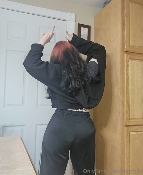 Pigxmilk star nudes picture