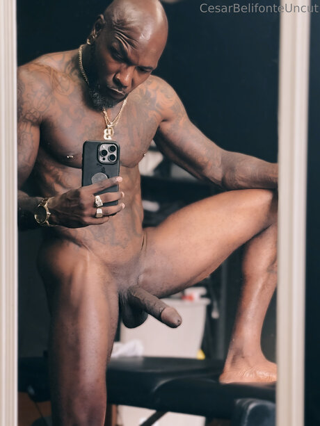 Cesarbelifonteuncut sexy star picture