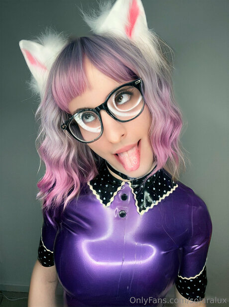 Evelynvex naked model picture