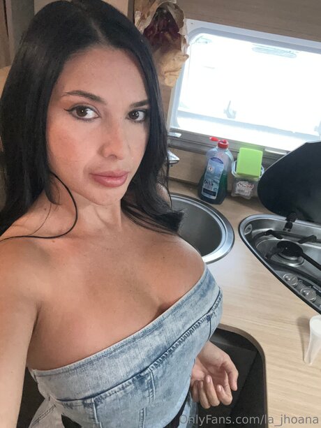 La Jhoana sex actress galleries