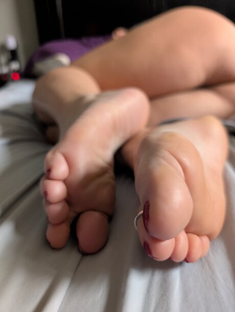 Barefoot Bunny B star hot image