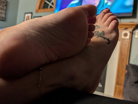 Barefoot Bunny B pornstar images