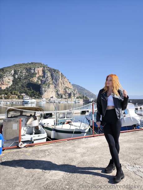 Reddfoxxy exclusive star photo