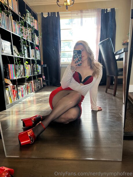 Nerdynymphofree star sexy galleries