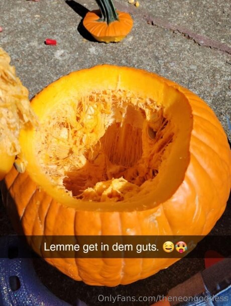 Theneongoddess perfect model photo