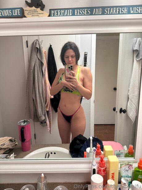 Thefypwaifu beautiful star picture