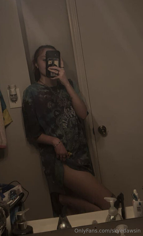 Skyedawsin model art picture