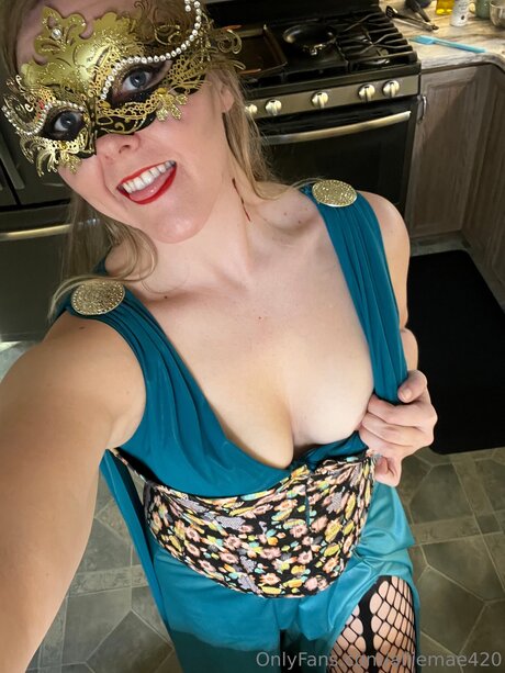 Alliemae420 star porn archive