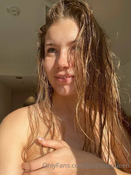 Maryqueenfree xxx model pic