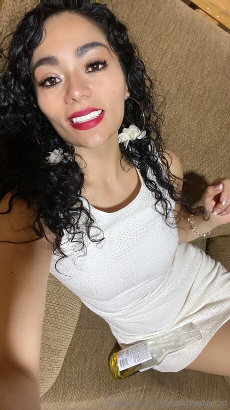 Annathedentist pretty actress pic