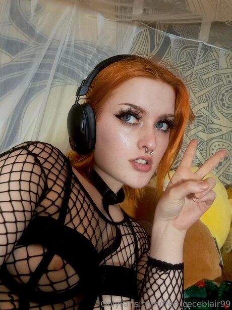Free Ceceblair99 porn model pics