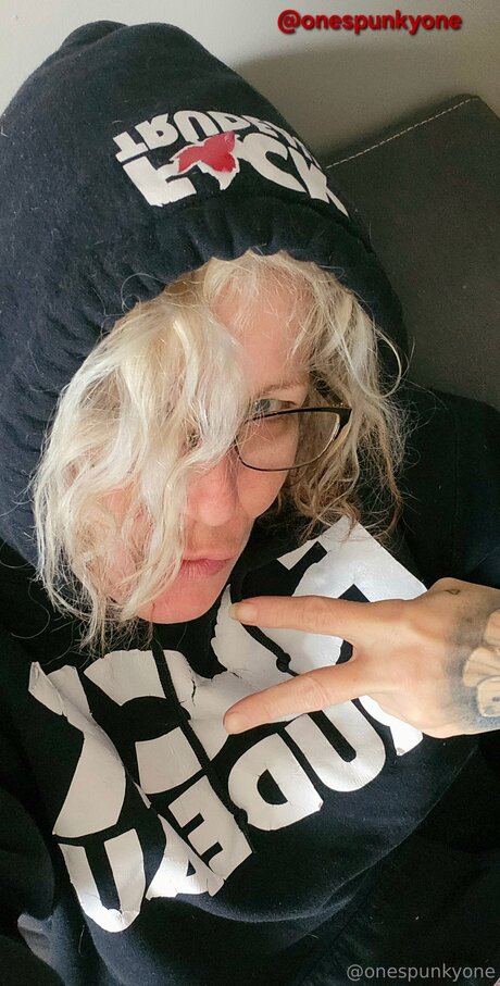 Onespunkyone star xxx archive