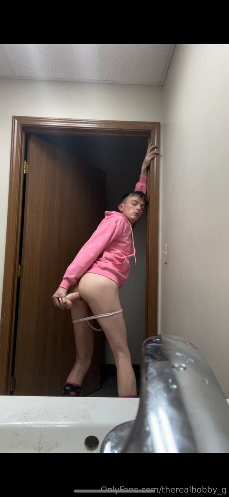 Whiteboygrantt pornstar naked photos