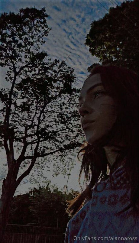 Alannaross sex model images