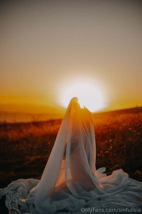 Sinfullsia model naked galleries