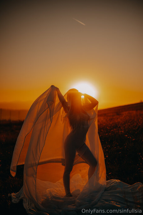 Sinfullsia model hd photos