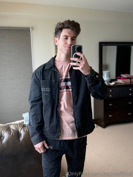 Zachsofficial top model image