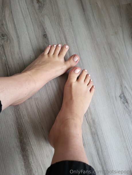 Tootsiepopt art model img