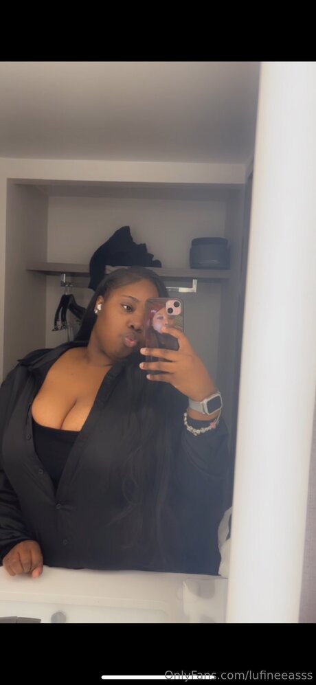 Lufineeasss porn model photo