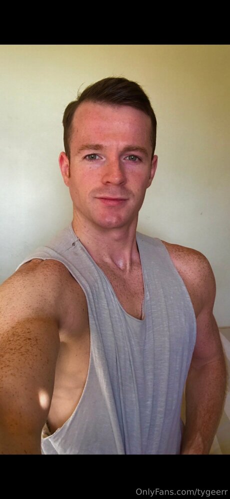 Tygeerr art model photo