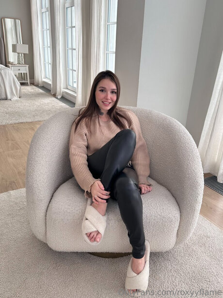 Roxyyflame xxx model galleries