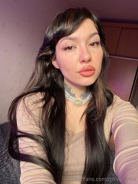 Roxyyflame porn actress img