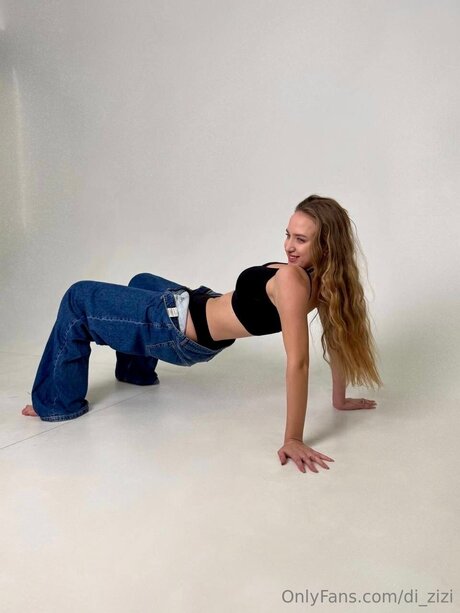 Di Zizi hot model galleries