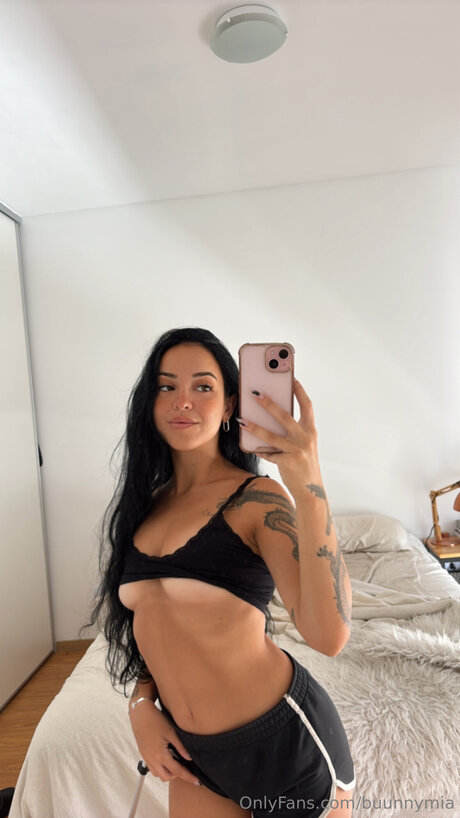 Buunnymia model beautiful pictures