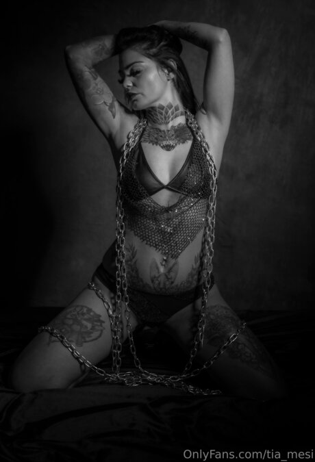 Tia Mesi model best pictures