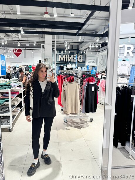 Maria34578 nude pornstar gallery