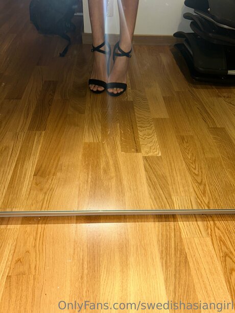 Petite Halfasiangirl star art picture