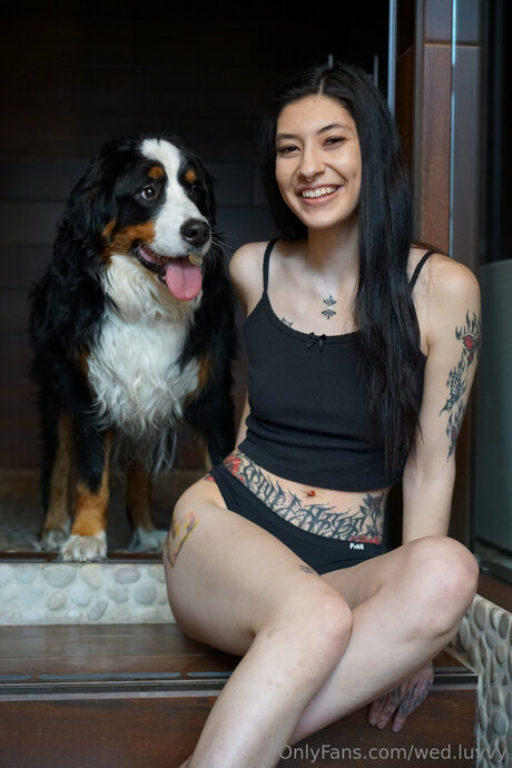 Wed Luvvy model hot img