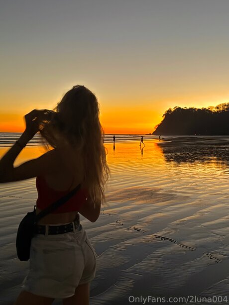 2luna004 naked model photos