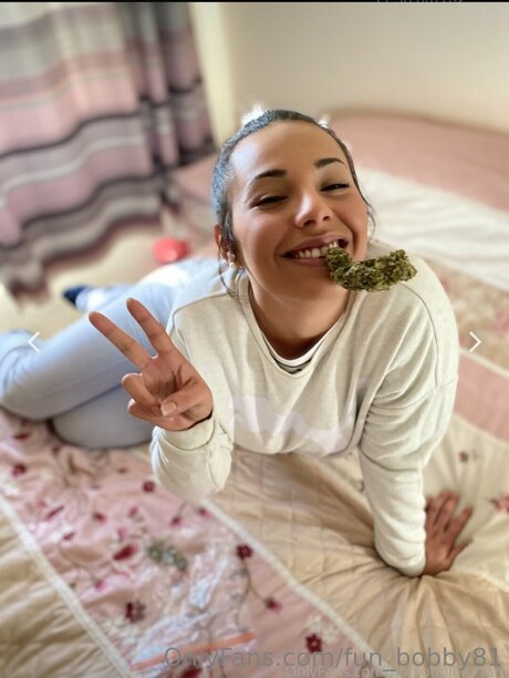 Fun Bobby81 exclusive star photo